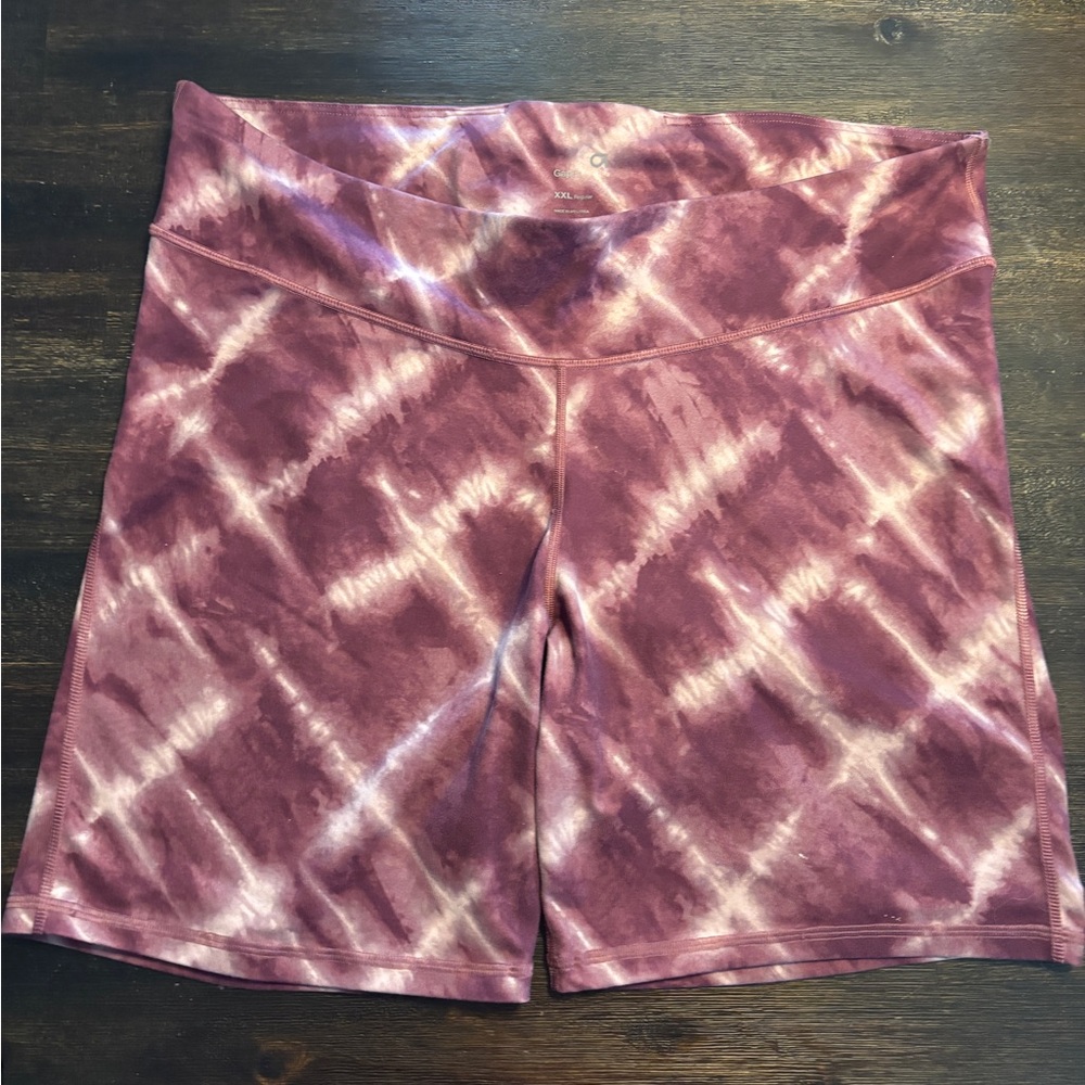 GAP Tie-Dye High-Rise Bike Shorts - Plum & White
